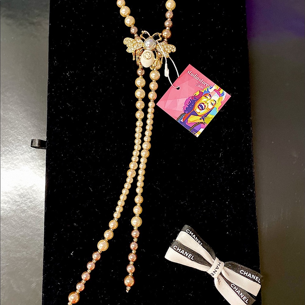 Bee Pearl Necklace Choker GG